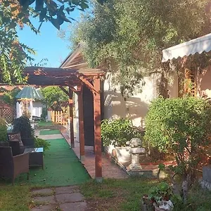 Stanza In Con Giardino Con Box Doccia Idromassaggio Rent A Car Aci Bonaccorsi